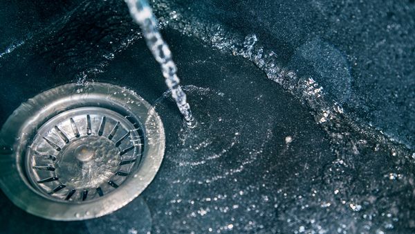 Så meget koster det at vaske op med vandhane – Ekstra Bladet