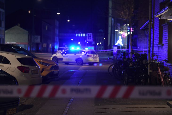 Politiet er til stede efter knivstikker på Nørrebro. Foto: Kenneth Meyer