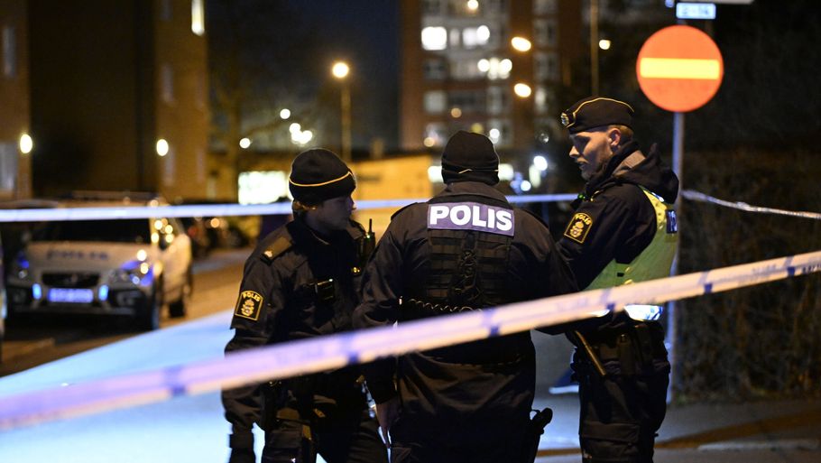 Politiet i flere dele af Sverige har travlt med at bekæmpe stigende kriminalitet. Især kriminalitet på grund af bandekonflikter hærger dele af landet. (Arkivfoto). Foto: 50090 Johan Nilsson/Tt/Ritzau Scanpix