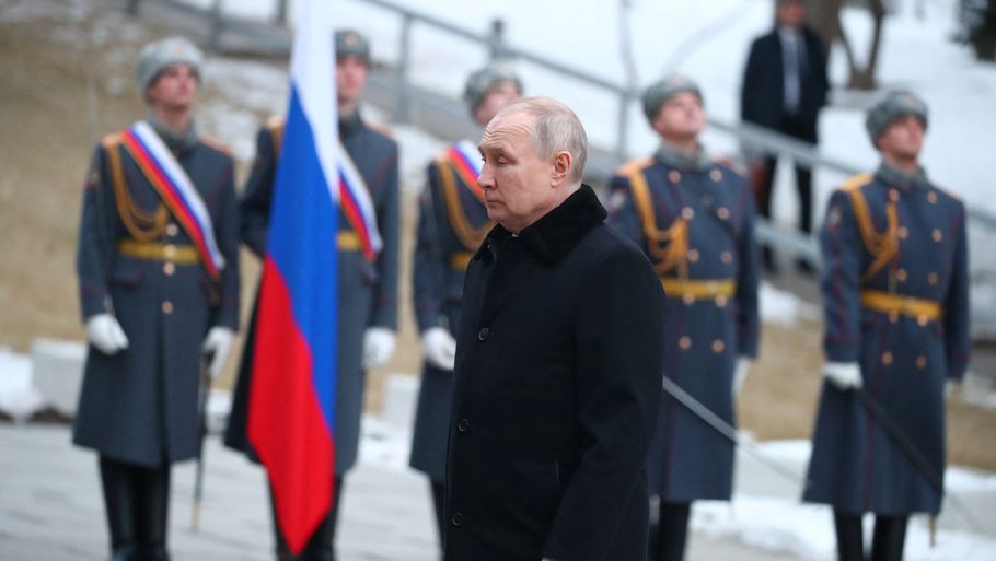 2. februar var Vladimir Putin til stede på 80-årsdagen for Slaget om Stalingrad, der var et af vendepunkterne i Anden Verdenskrig. I dag har han startet sin helt egen krig. Foto: Ritzau Scanpix/Sputnik