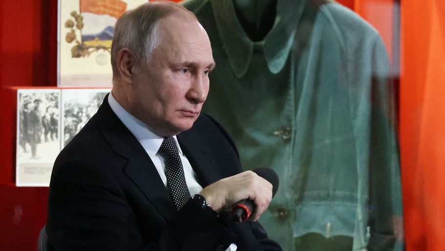 EU vil ikke støtte Putin ved at købe russisk olie - men det vil de gerne i Indien og Rusland, der samlet købte 600.000 tønder olie mere hver dag i januar end i december. Foto: Mikhail Klimentyev/Sputnik/AFP/Ritzau Scanpix