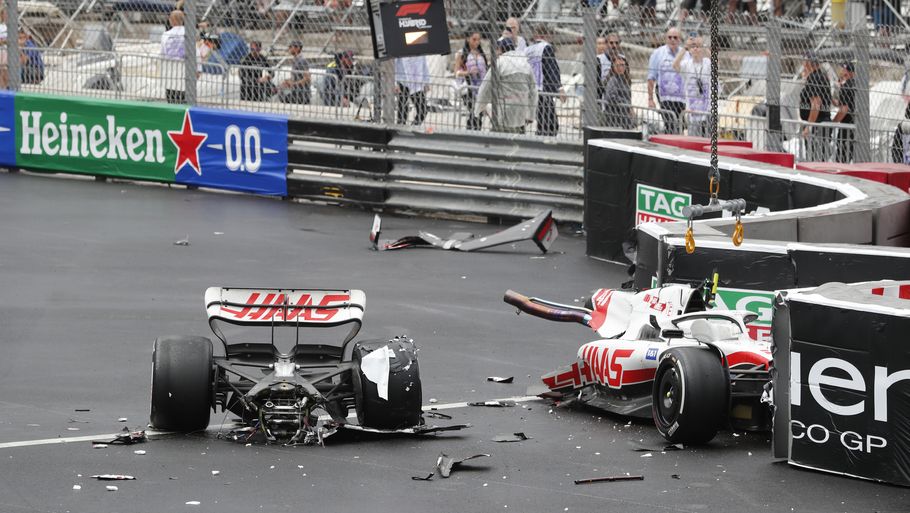Ulykken i Monaco var tæt på at udløse en fyreseddel til Mick Schumacher allerede i sommer. Foto: LAT/Haas F1 Team