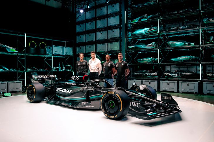 Som det eneste team fortsætter Mercedes umiddelbart med sit 'zero sidepod'-koncept. Foto: Finn Pomeroy/Mercedes-Benz AG