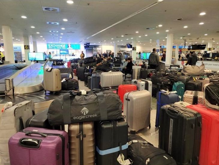 Baggage-kaos i lufthavnen lørdag morgen. Privatfoto
