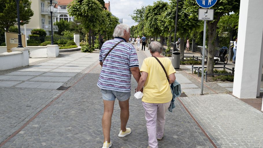 Nedslidte ældre kan med regeringens udspil imødese, at den nuværende seniorpension halveres fra seks til tre år. Samtidig skæres deres ydelse ned med 25.000 kroner årligt. (Arkivfoto). Foto: Henning Bagger/Ritzau Scanpix