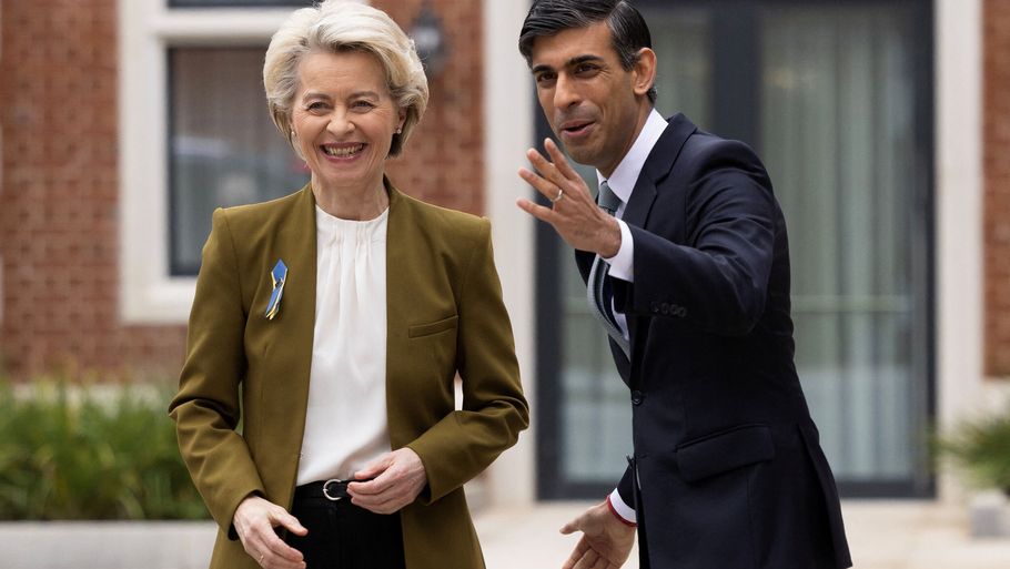 Storbritanniens premierminister, Rishi Sunak, tog mandag i mod EU-Kommissionens formand, Ursula von der Leyen, i Windsor. Her indgik de to parter en ny aftale om implementeringen af Nordirland-protokollen. Foto: Pool/Reuters