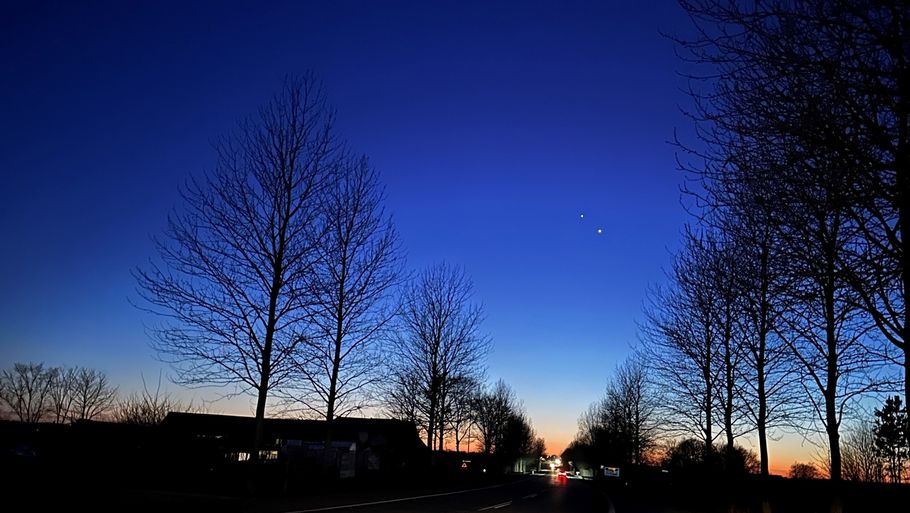 Sent tirsdag aften var de to planeter nemme at spotte på himlen ved Hillerød. Foto: Kasper Kopping
