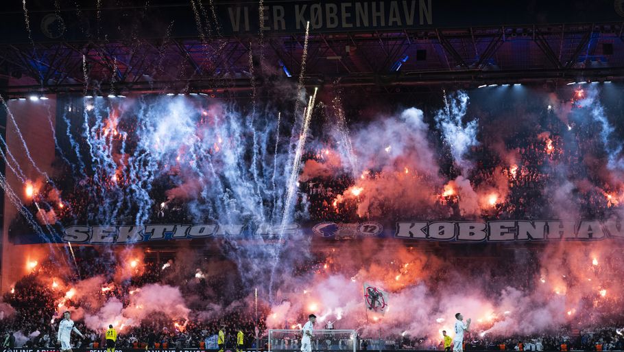 Der er grund til at juble for FC Københavns fans, efter at det store overskud blev præsenteret. Foto: Anthon Unger
