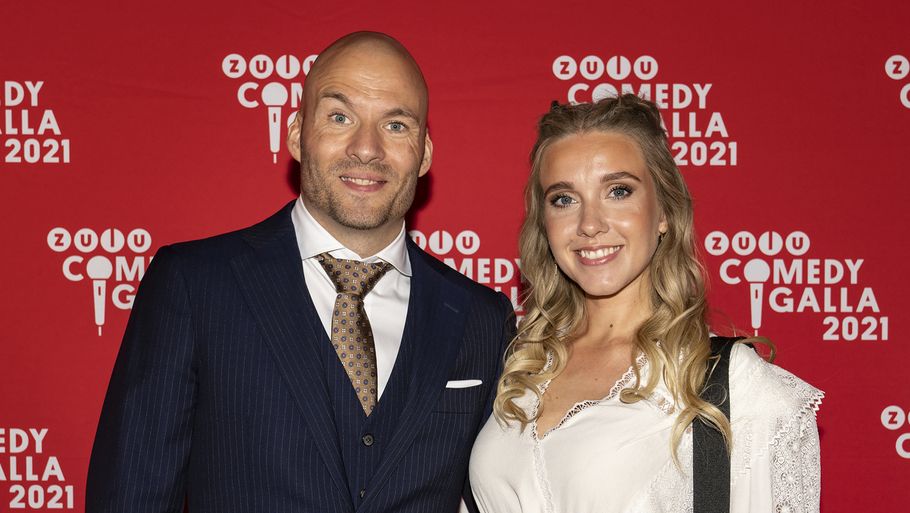 Simon Talbot og komikerens hustru, Katrine, sagde ja til hinanden i 2019. Foto: Henning Hjorth