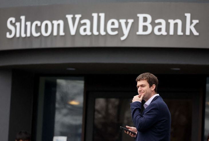 Den store og kriseramte Silicon Valley Bank blev fredag beordret lukket af finansmyndighederne i den amerikanske delstat Californien. Foto: Justin Sullivan/Ritzau Scanpix