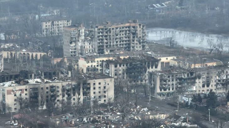 De mange eksplosioner kan specielt ses i byen Bakhmut, som næsten er blevet tilintetgjort. Foto: Ritzau Scanpix