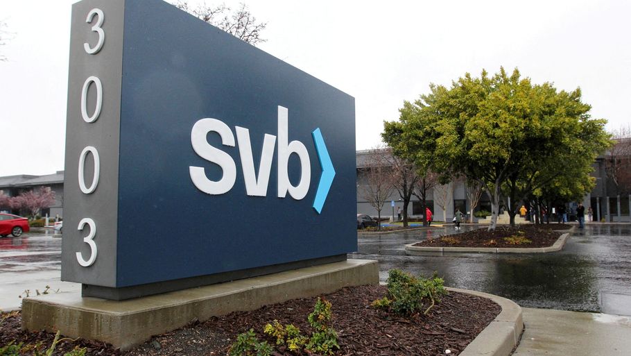 Den store og kriseramte Silicon Valley Bank blev fredag beordret lukket af finansmyndighederne i den amerikanske delstat Californien. (Arkivfoto). Foto: Nathan Frandino/Reuters
