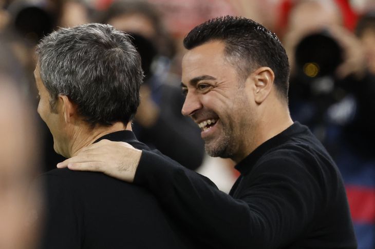 Valverde i selskab med Xavi, som han var træner for et par sæsoner i Barcelona 2017-2020. Foto: Vincent West/Reuters/Ritzau Scanpix