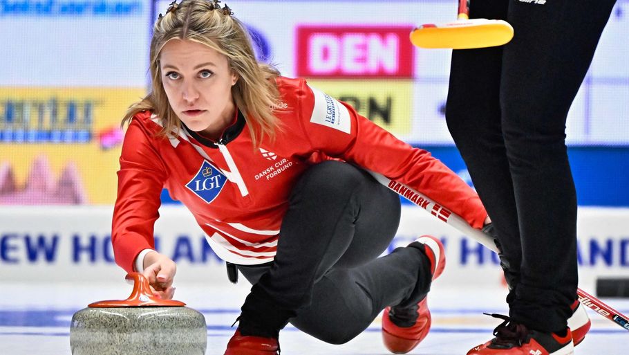 Madeleine Dupont var velspillende, da Danmark sidste år vandt EM i curling, og hun tog de gode takter med til lørdagens VM-åbning. Foto: Jonas Ekstromer/Ritzau Scanpix