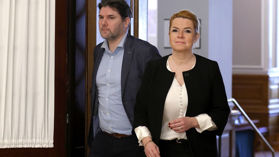 Mads Fuglede (V) og Inger Støjberg (DD) er blandt de danske politikere fra Udenrigspolitisk Nævn, der er taget til krigsramte Ukraine. Foto: Jens Dresling