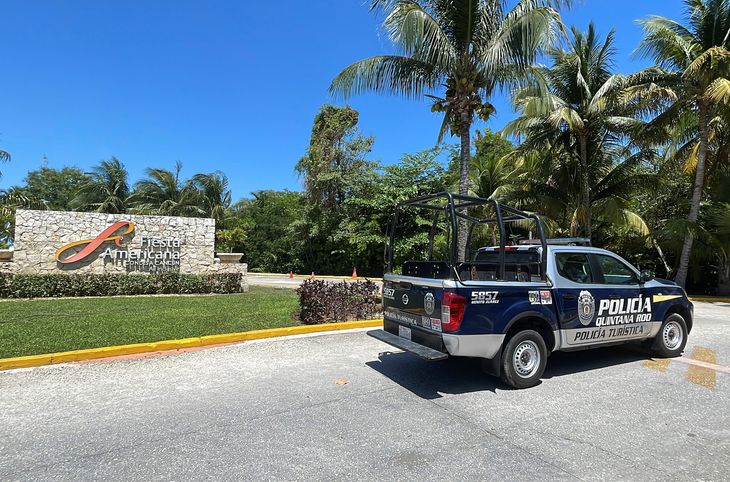 Politiet var massivt til stede, efter at en amerikansk turist blev skudt ned nær et resort i turistmekkaet. Foto: Paola Chiomante