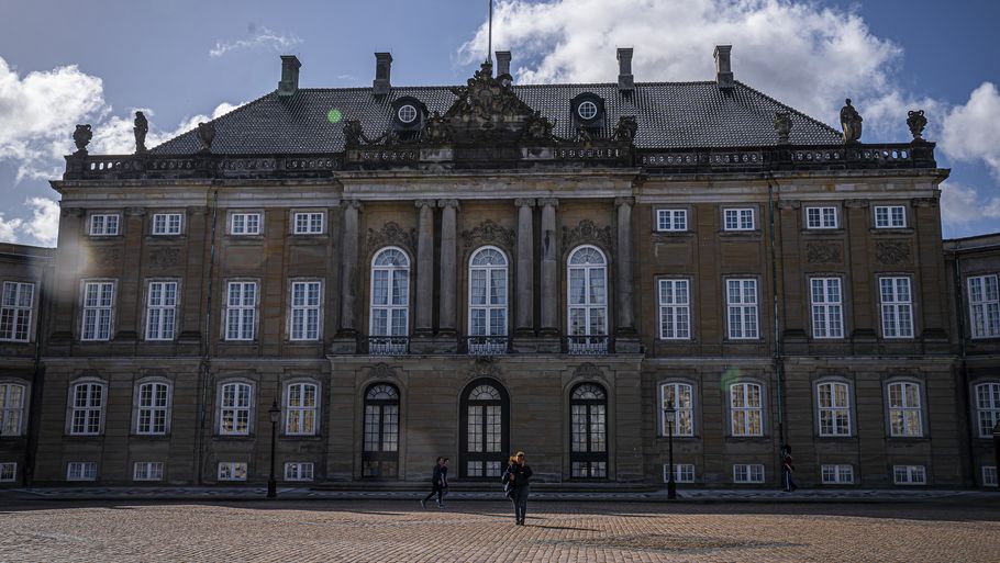 Tagene skal udskiftes på Christian VII's Palæ og Christian VIII's Palæ. Projektet ventes at vare frem til slutningen af 2027. (Foto: Jonas Olufson)
