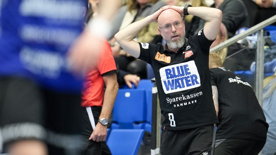Aalborg Håndbold-træner Stefan Madsen var skuffet over både sig selv og sit hold efter at have spillet uafgjort mod Ribe-Esbjerg fredag. (Arkivfoto). Foto: Frank Cilius/Ritzau Scanpix