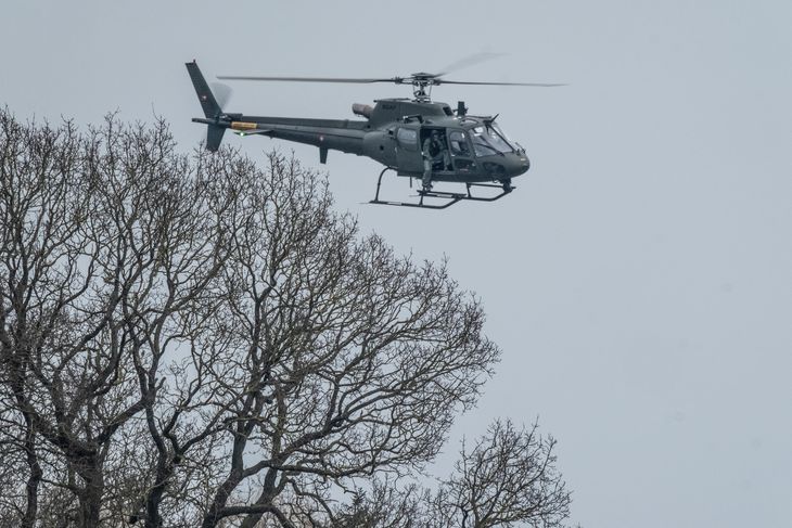 Helikopter i luften over Kirkerup-området. Foto: Per Rasmussen