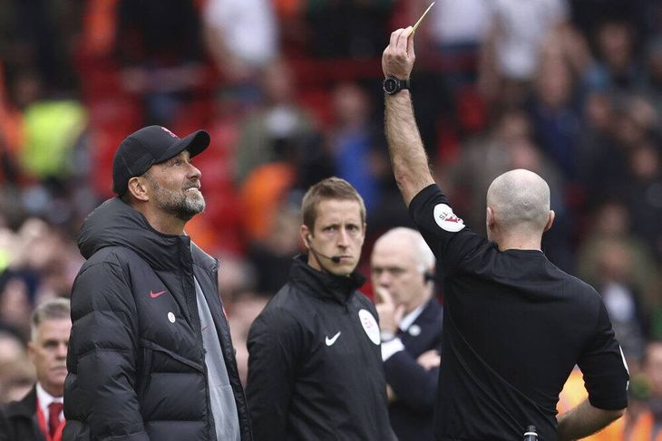 Jürgen Klopp fik en advarsel af kampens dommer, Paul Tierney, da Liverpool vandt 4-3 over Tottenham. 