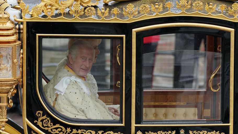 Charles kedede sig ifølge en ekspert i mundaflæsning, da han ventede på at komme til sin egen kroningsceremoni. Foto: Ritzau Scanpix