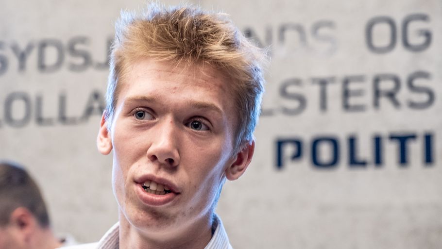 19-årige Nicolai Svorre Mortensen modtog tirsdag en dusør for sin indsats i forbindelse med opklaringsarbejdet. Foto: Per Rasmussen
