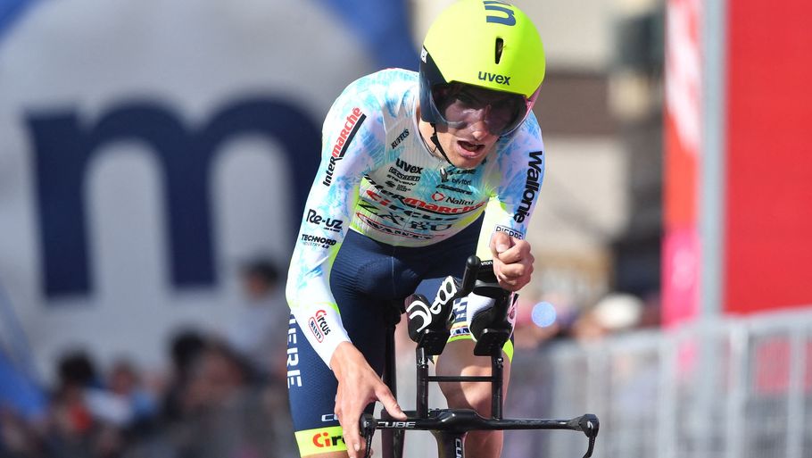 Sven Erik Bystrøm ses her under 9. etape af Giro d'Italia. Han stiller også til start på 10. etape, selv om han er smittet med coronavirus. Foto: Jennifer Lorenzini/Reuters
