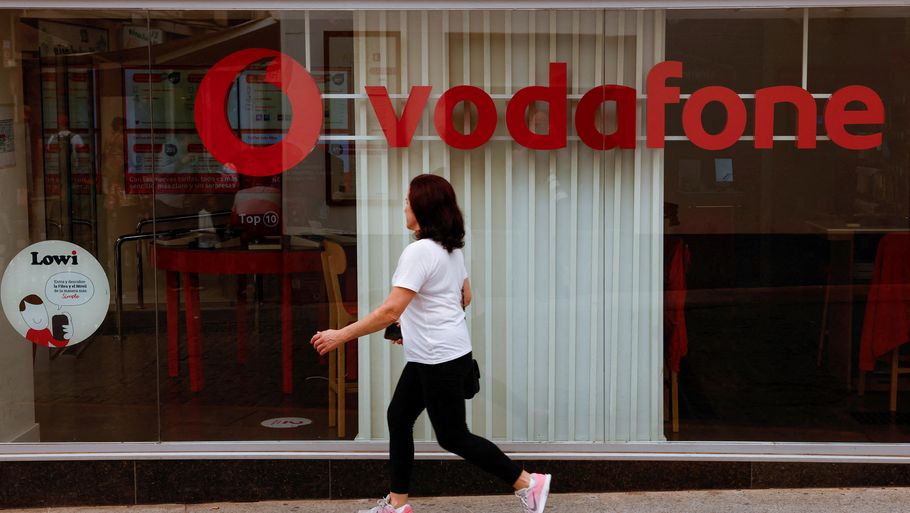Vodafone skal nedlægge 11.000 stillinger over de næste tre år. Arkivfoto: JON NAZCA, Ritzau Scanpix