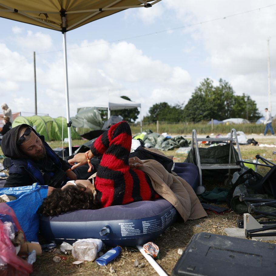 Slut for i år Nu flyder Roskilde Festival med affald