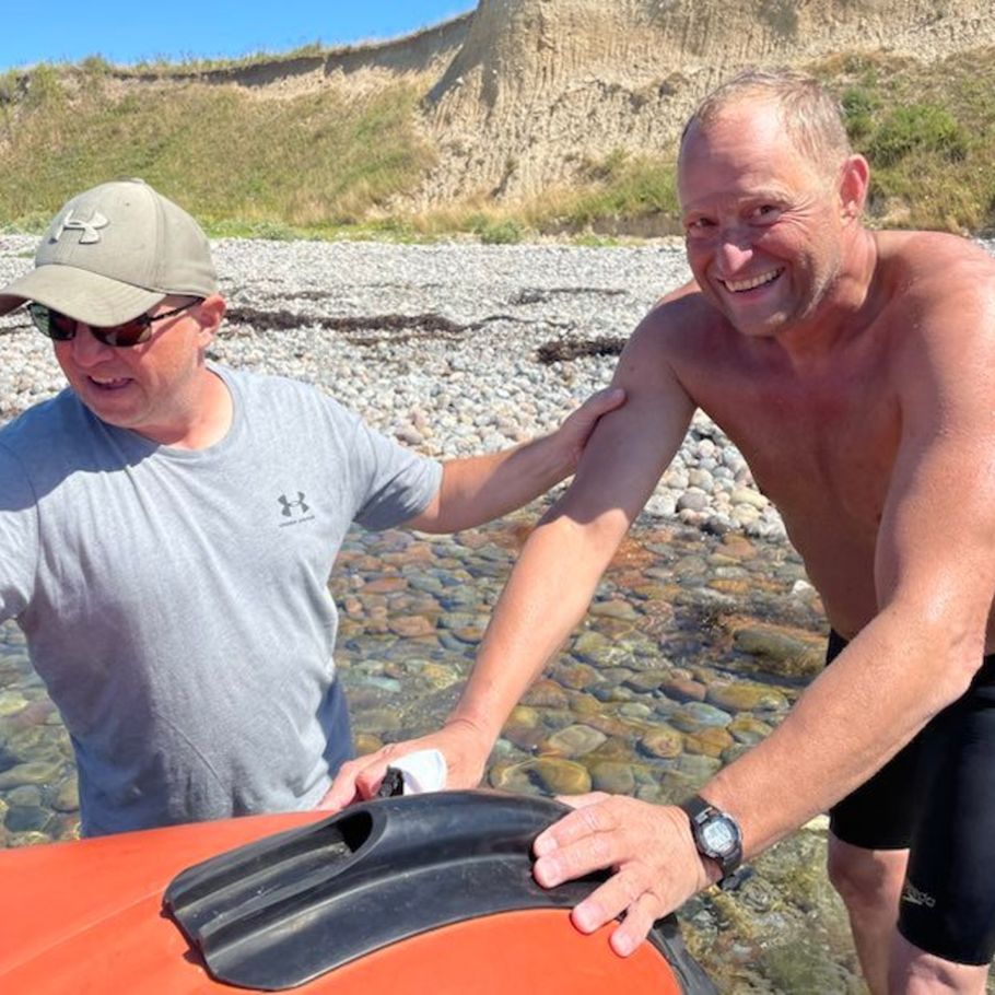 Svømmede tværs over Danmark på en dag billede Foto