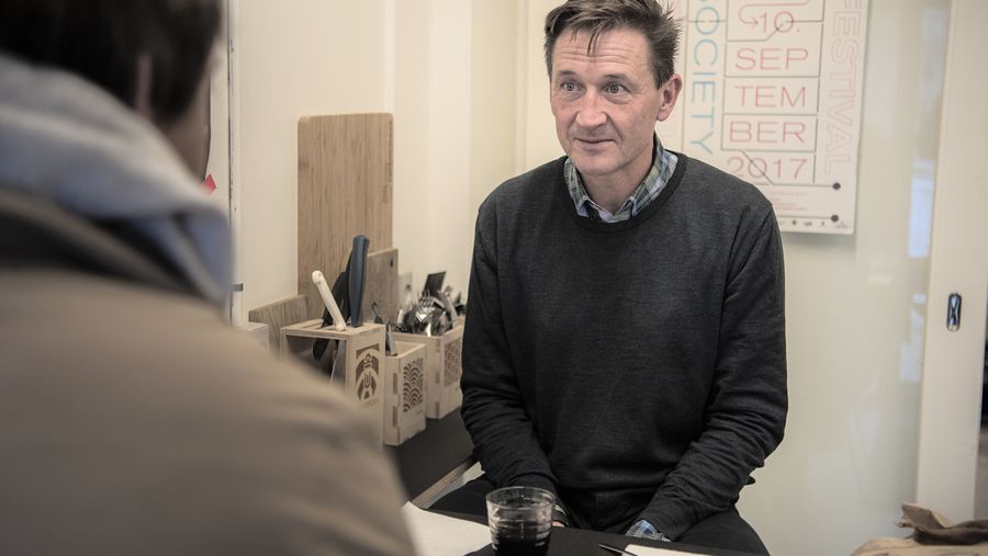 Lars blev udsat for groft svindel-nummer: - De er nogle svin – Ekstra ...