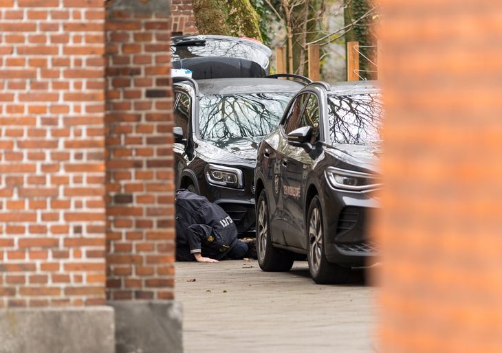 Politi til stede på adresse – Ekstra Bladet