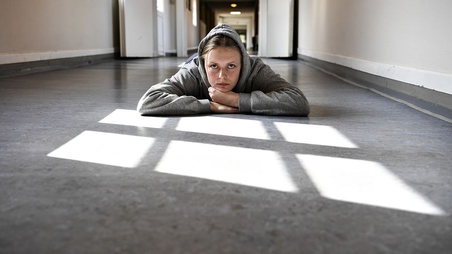 Lærer havde forhold til 15-årig: Partier vil kigge på loven – Ekstra Bladet