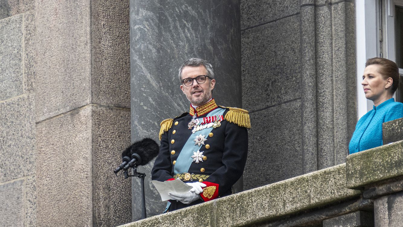 DR banker TV 2: Så mange så tronskiftet på tv – Ekstra Bladet