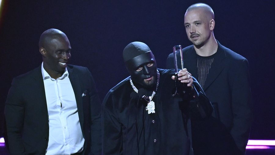 To anholdt efter drab på svensk rapper – Ekstra Bladet