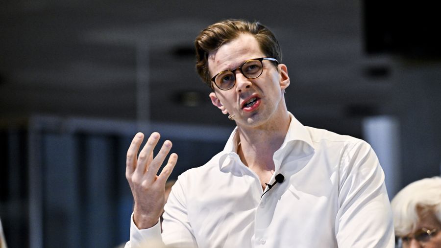 Ærlige Alex afviser: Vil ikke sige det – Ekstra Bladet