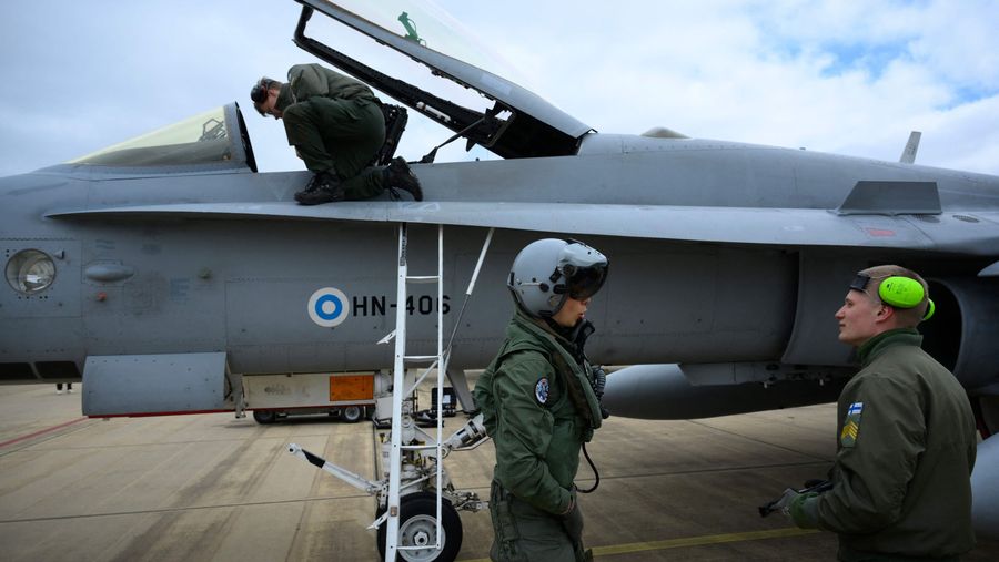 Jagerfly styrtet ned i Finland – Ekstra Bladet