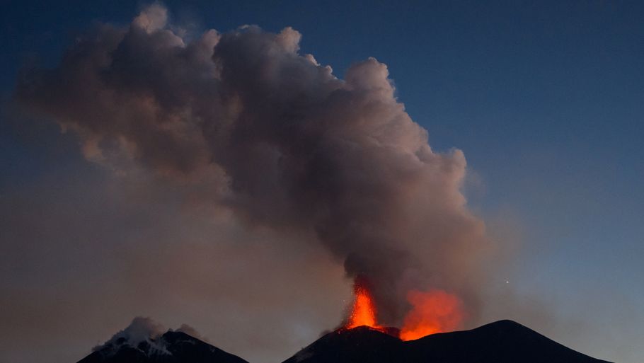 Aske-kaos! Holder fly på jorden i Italien – Ekstra Bladet