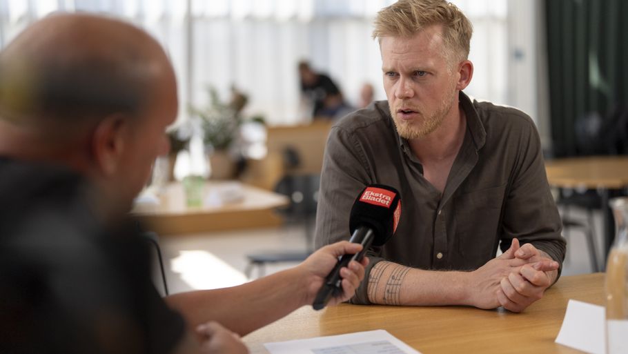 'Graverne'-stjerne sang foran tom sal: - Det tog os lidt på sengen ...