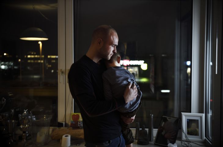 2-årige Julius sad fængslet med mor: Nu er han kommet ud – Ekstra Bladet