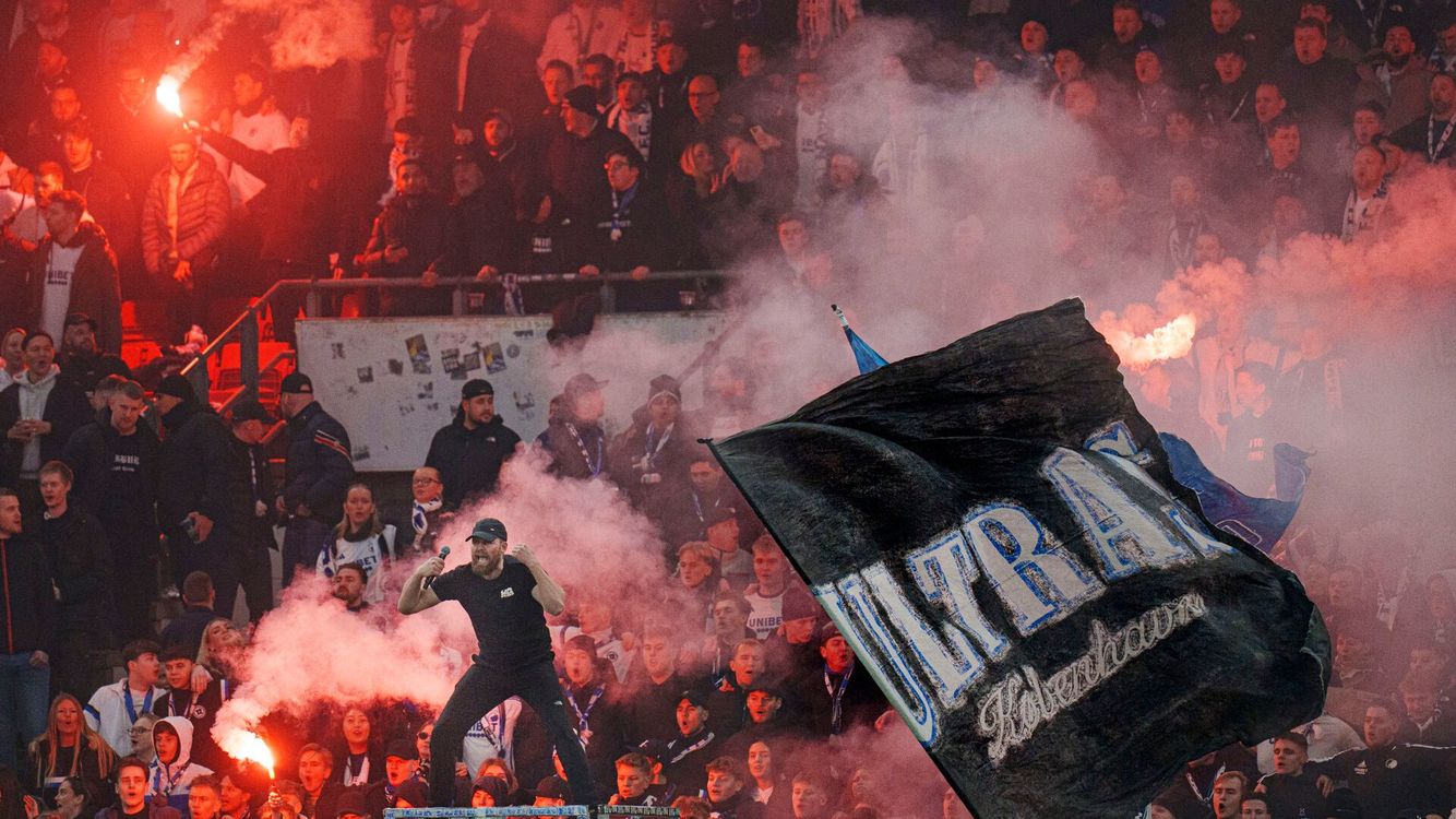 Pyro og shotrør: FCK straffes med stor bøde – Ekstra Bladet