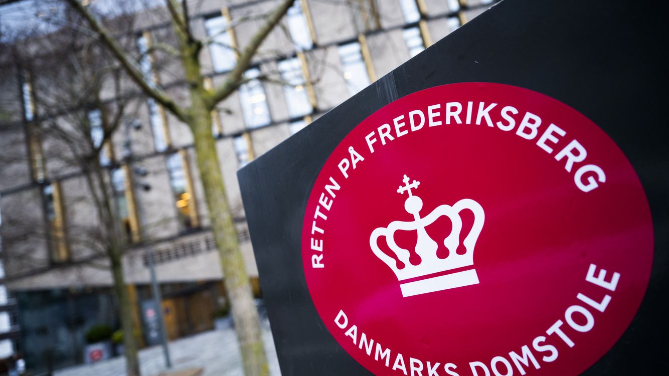 Dansk rapper tiltalt for trusler og våbenbesiddelse – Ekstra Bladet