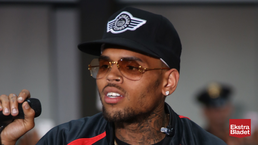 Rapper tilbageholdt i lufthavn i bizar sag – Ekstra Bladet