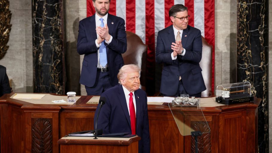 Donald Trump holder rekordlang tale til nationen – Ekstra Bladet