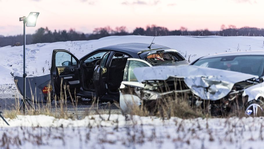 Mand i kritisk tilstand efter ulykke på Hillerødmotorvejen – Ekstra Bladet