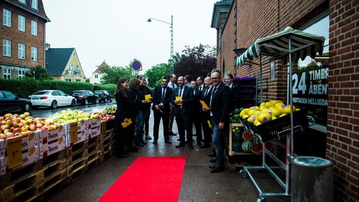 Discount-chok: Sådan ser Nettos nye butik ud - den gule farve er næsten ...