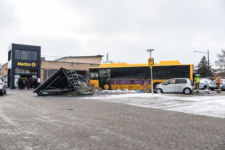 Bus i ulykke på Amager – Ekstra Bladet