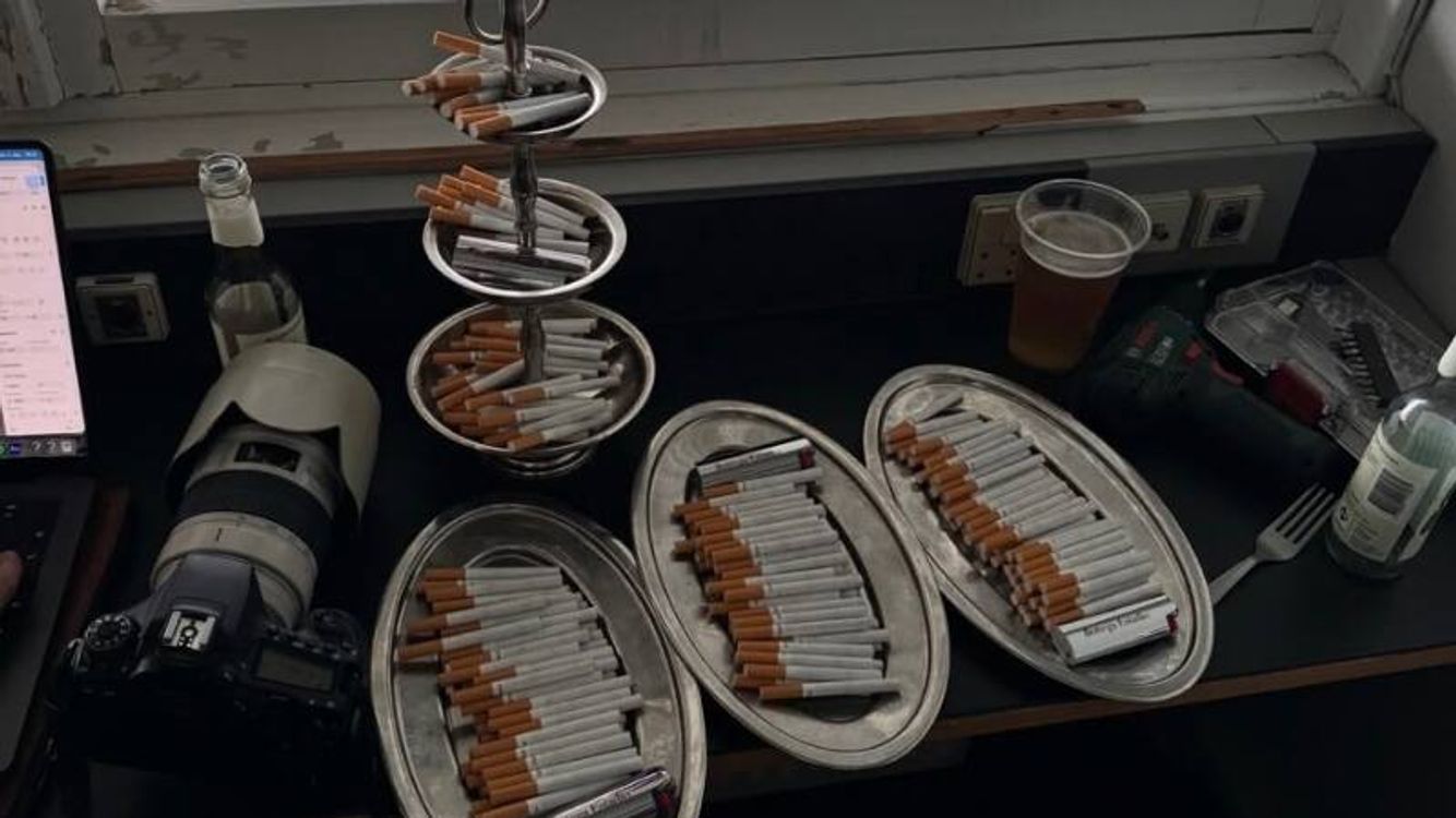 Efter massiv kritik: B.93 dropper cigaret-servering – Ekstra Bladet
