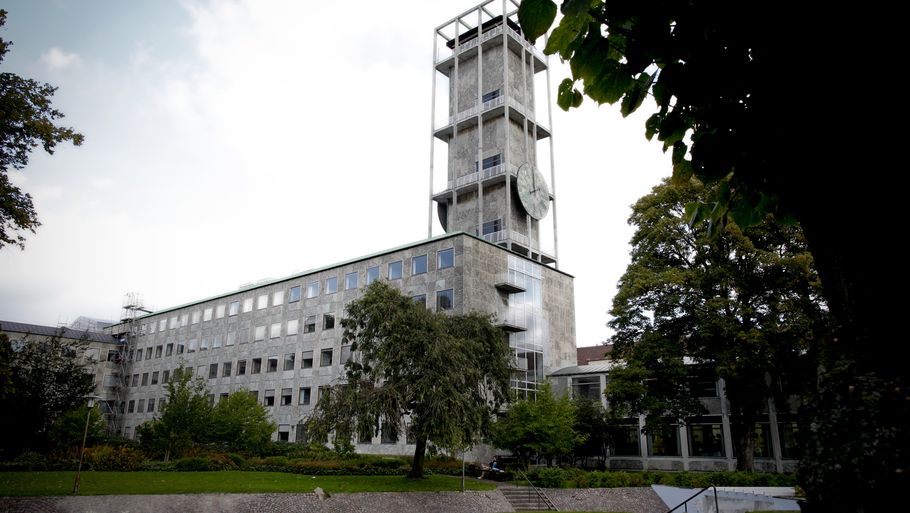 Mistænkt for drab i Aarhus er anholdt i fængsel – Ekstra Bladet