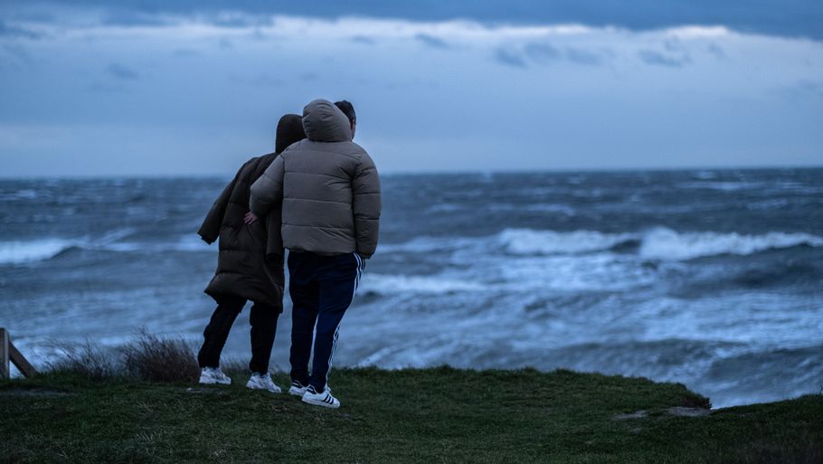 Voldsomt vejr: Vindstød af stormstyrke fejer hen over Danmark – Ekstra ...